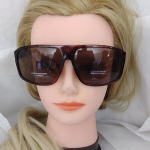 Elegant Tortoise Shell Sunglasses